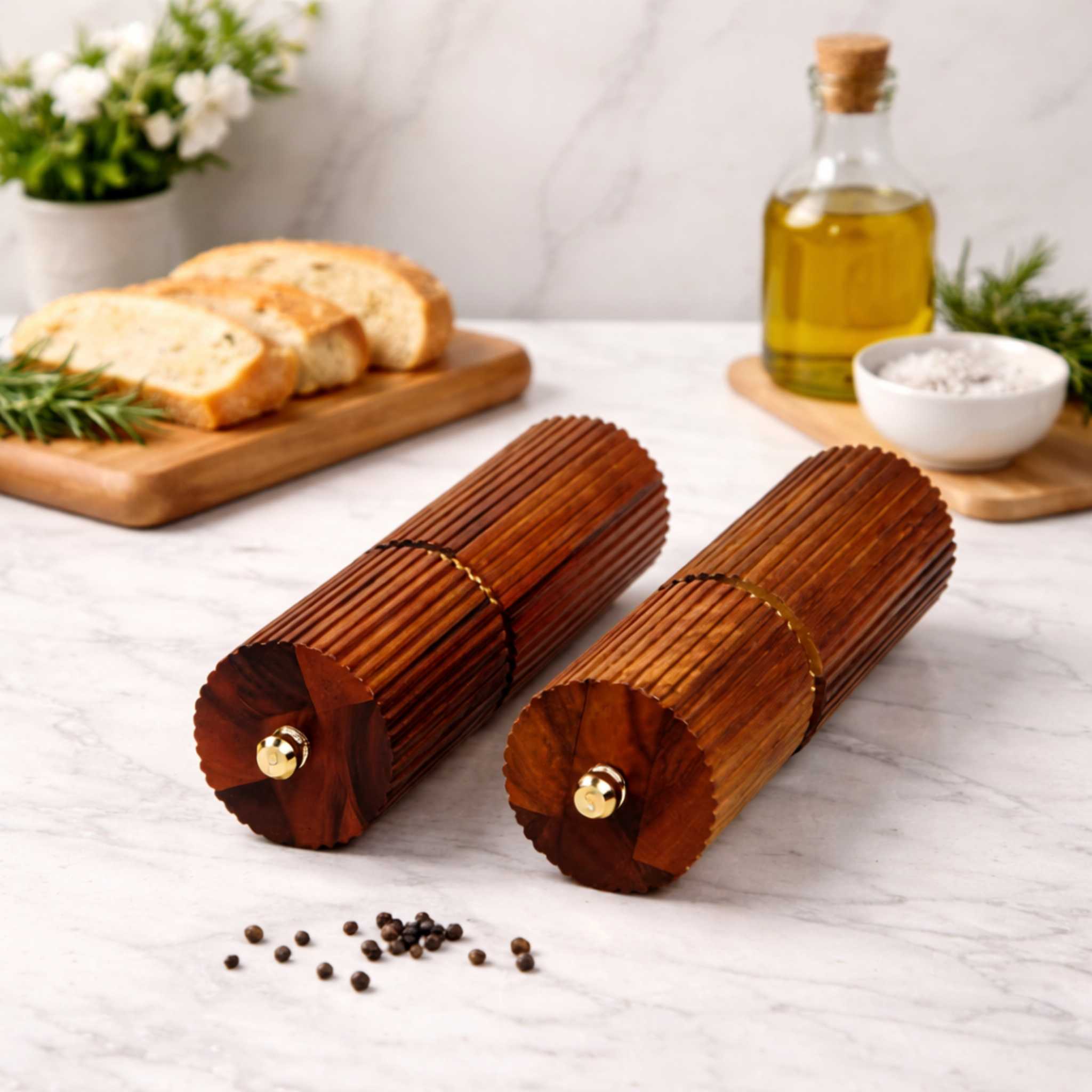 Edles Salz- & Pfeffermühlen Set aus Akazienholz